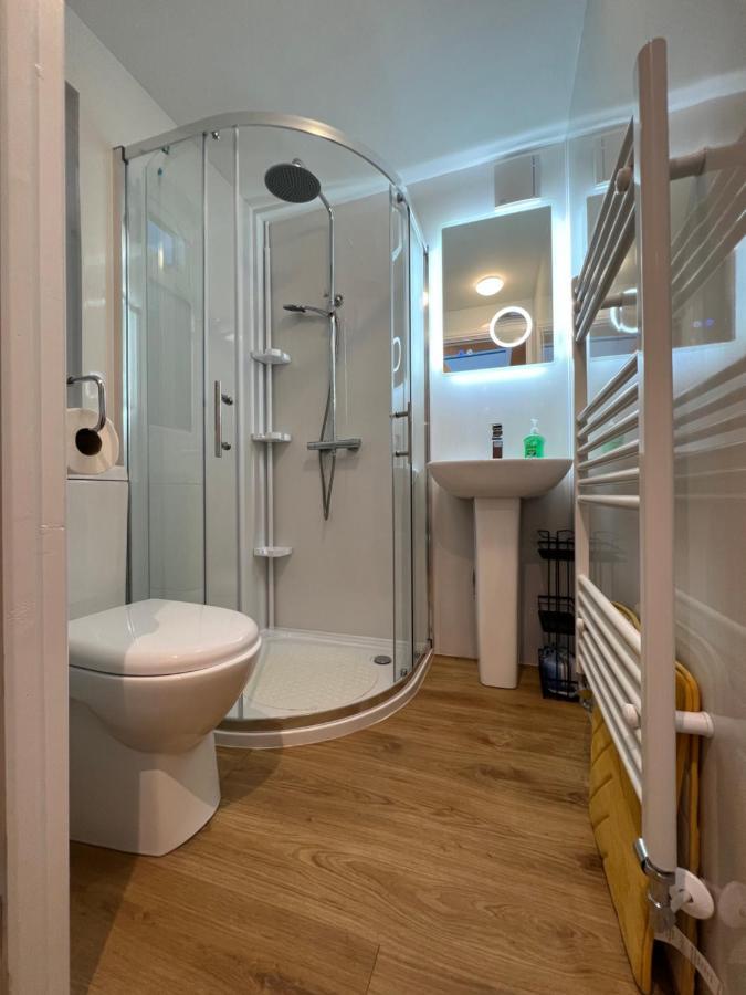 Citrus Chalet Redruth Bagian luar foto