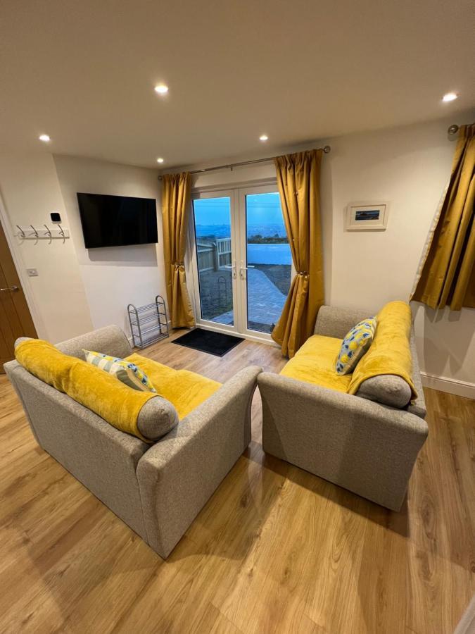 Citrus Chalet Redruth Bagian luar foto