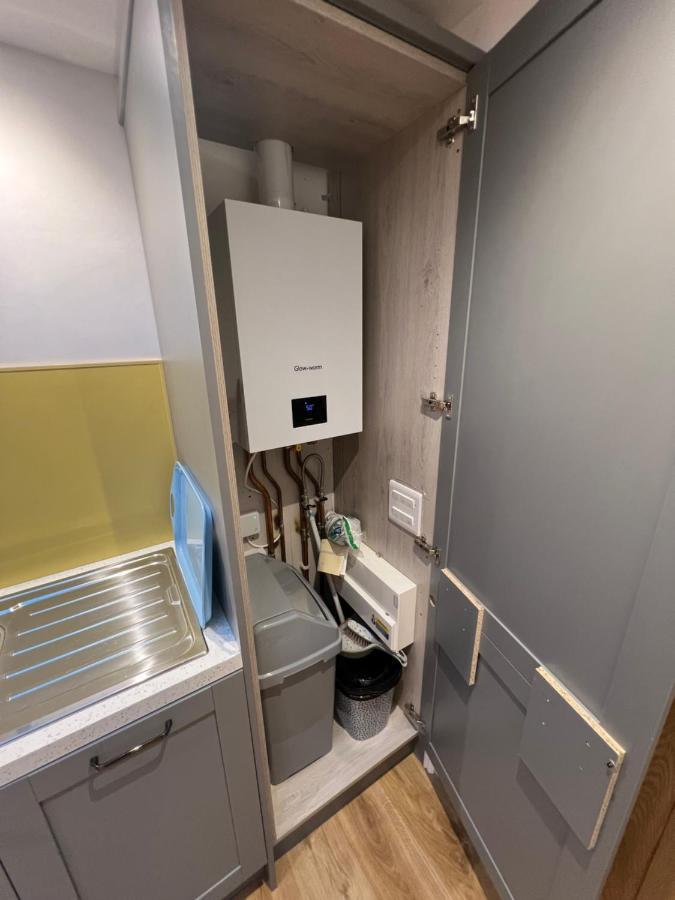 Citrus Chalet Redruth Bagian luar foto