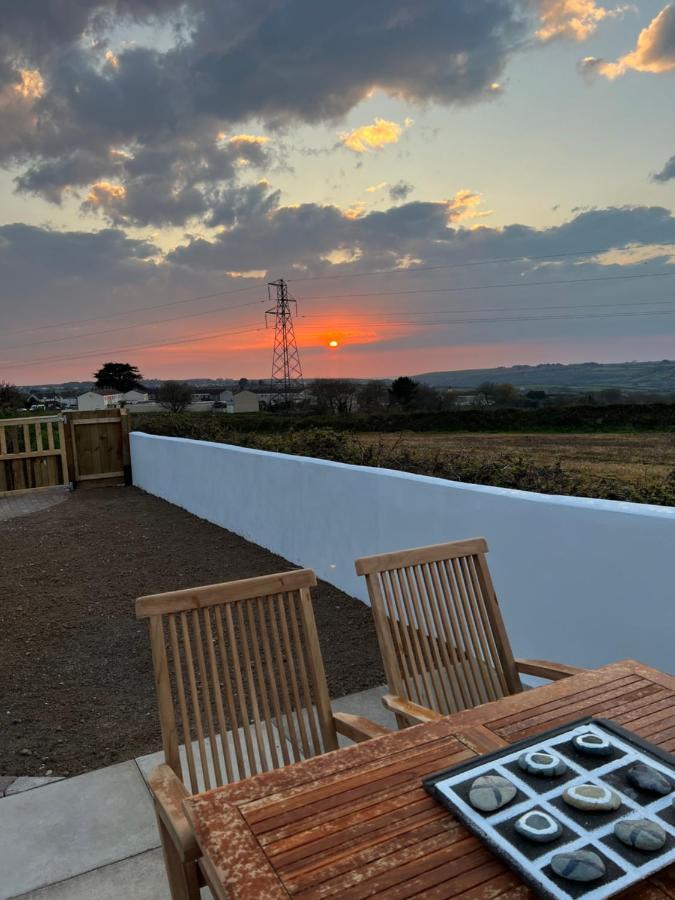 Citrus Chalet Redruth Bagian luar foto